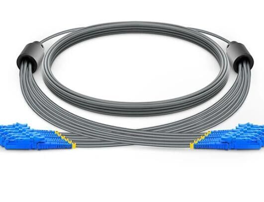 E2000単一モードの高密度への装甲繊維光学パッチ ケーブル6の中心OS2 E2000