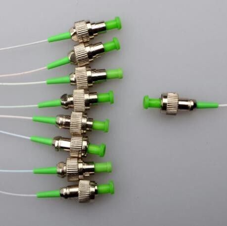 FC APCの光ファイバケーブルのディバイダー0.9mm G657Aのステンレス鋼の管のタイプ