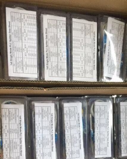 LC UPC 1*2 FBTの繊維光学のカプラー0.9mmの1m光ファイバーのディバイダー