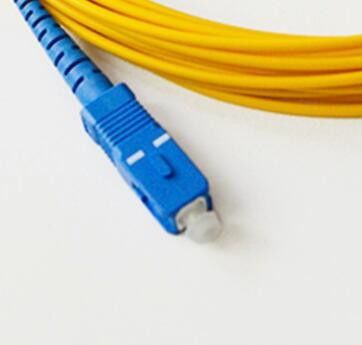 SM G652Dの繊維光学パッチは3.0mm SC APCにSC UPC 2.0mmをケーブルで通信する