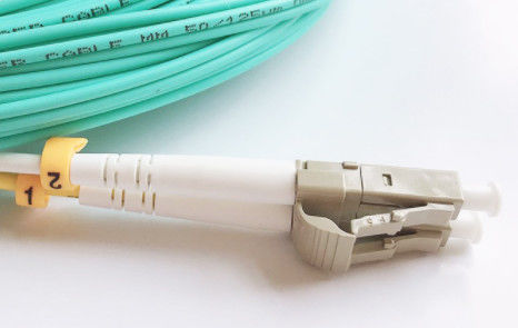 FTTH 2mm複式アパートLC UPCの繊維光学のMM OM3 50/125をパッチ・コード