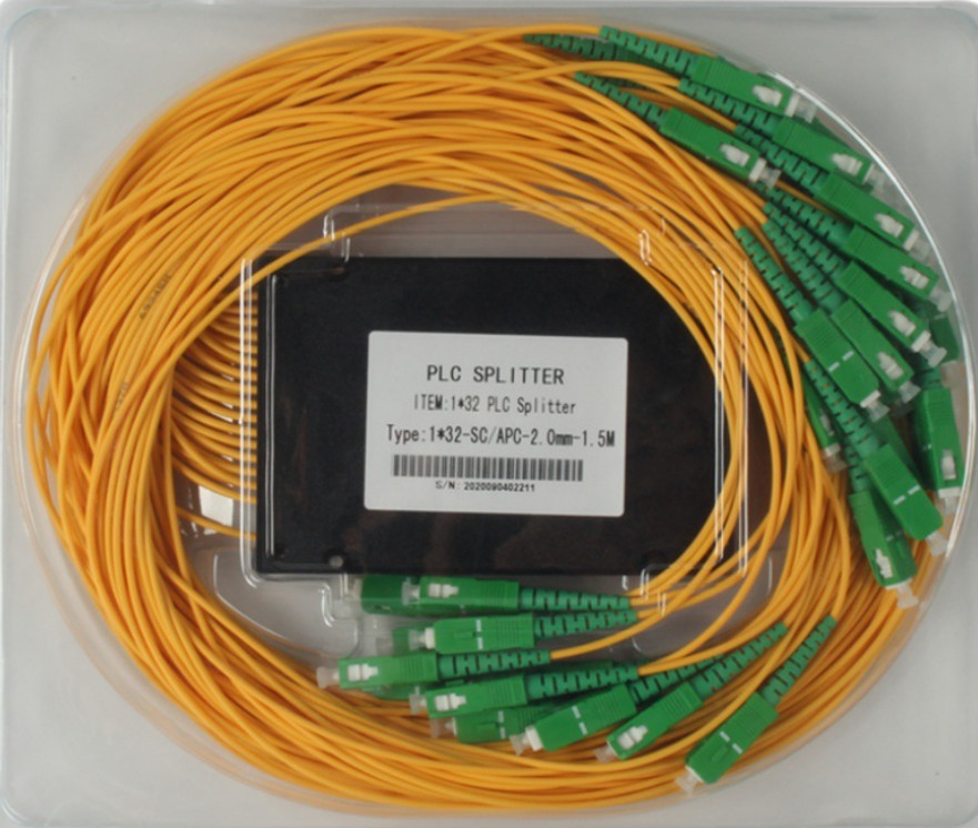 2.0MMのピグテール1260nm - 1650nm仕事の長さのために光ファイバーSC APC 1x32のディバイダー